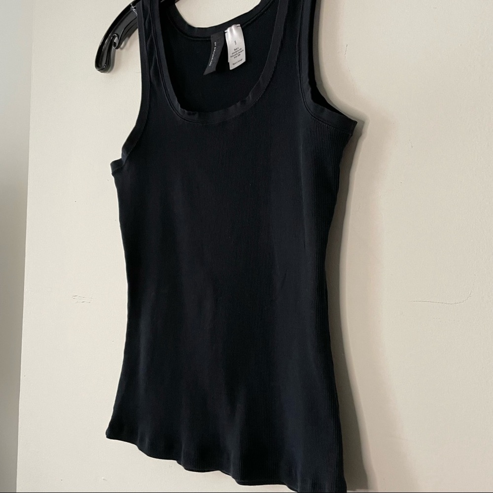 Hanro Ribbed Tank - Picture 8 of 10